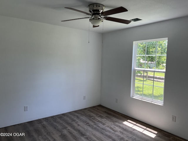 spare room featuring ceiling fan