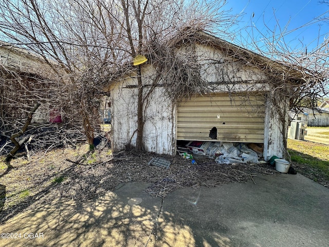 view of outdoor structure