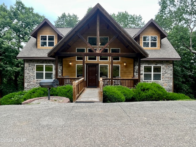 craftsman house with covered porch