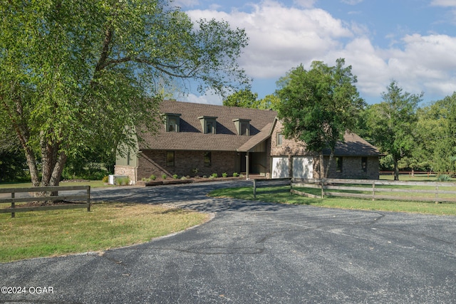 view of front of house with a front yard