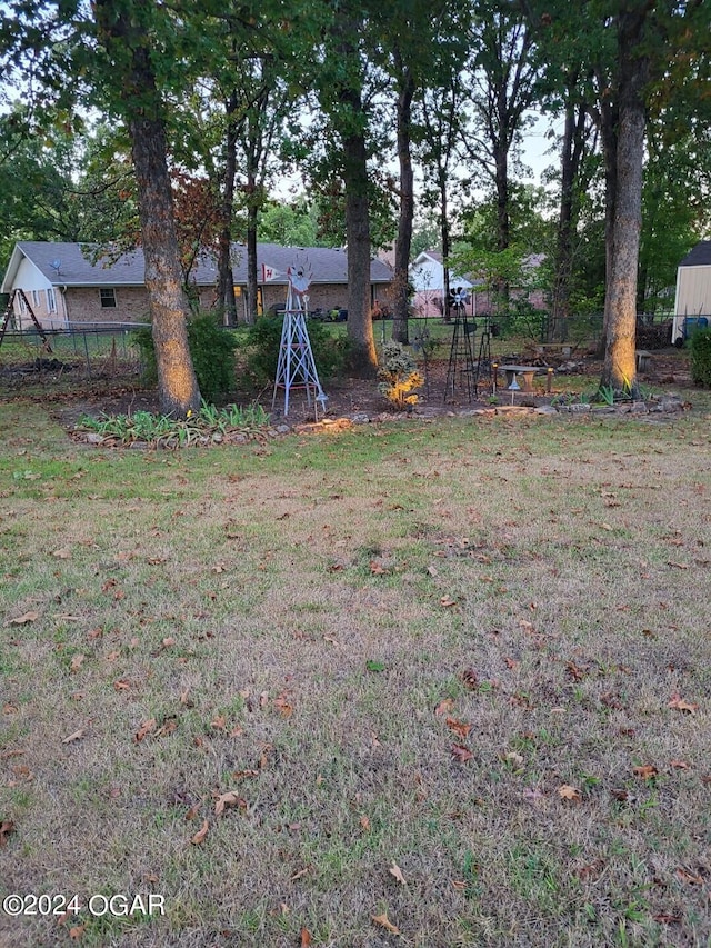 107 Foursome Ln, Carl Junction, MO 64834 - view of grassy yard