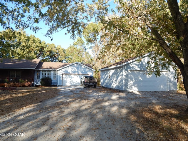 view of front facade with a garage