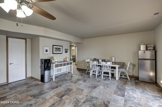 dining room with ceiling fan