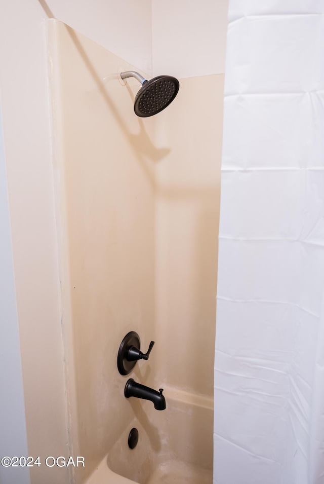 2652 S Farm Rd 51, Republic, MO 65738 - bathroom view of bathing tub / shower combination