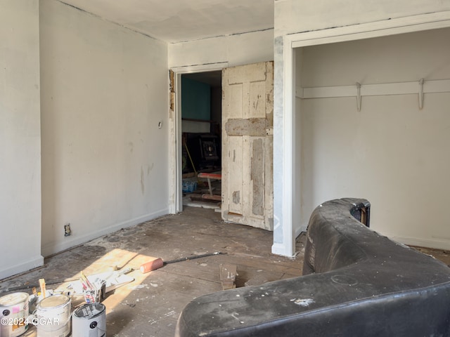 unfurnished bedroom featuring a closet