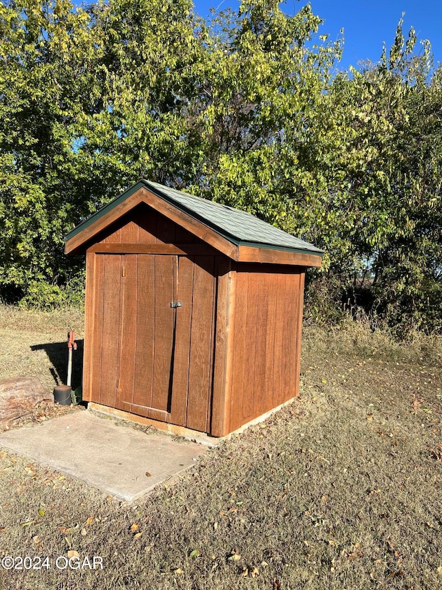 view of outdoor structure