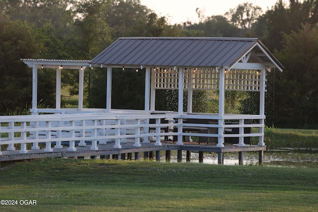 exterior space featuring a lawn