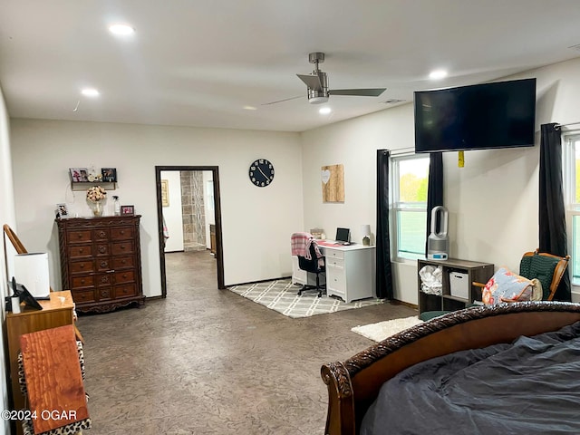 bedroom with ceiling fan