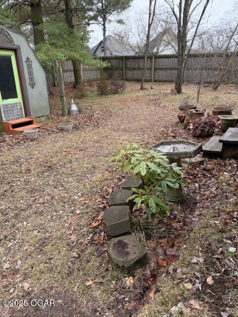 view of yard featuring fence