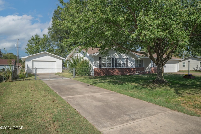 view of front of property with a front yard