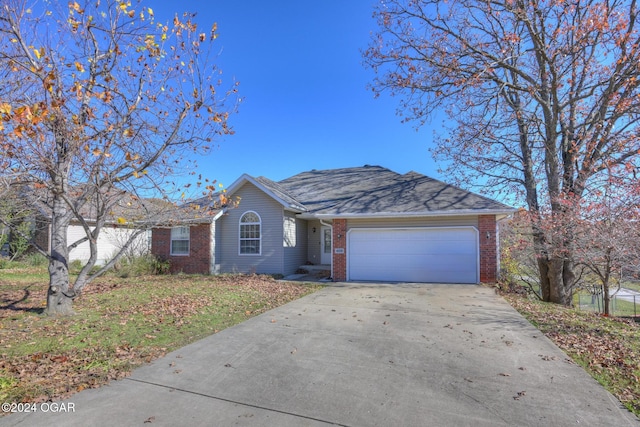 409 Ravenwood Cir, Neosho MO, 64850, 4 bedrooms, 3 baths house for sale