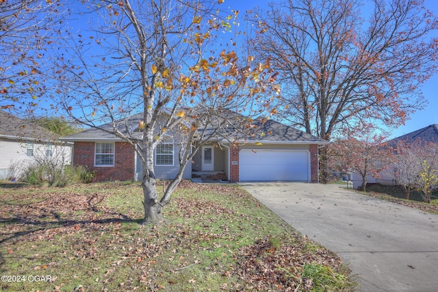 Listing photo 2 for 409 Ravenwood Cir, Neosho MO 64850