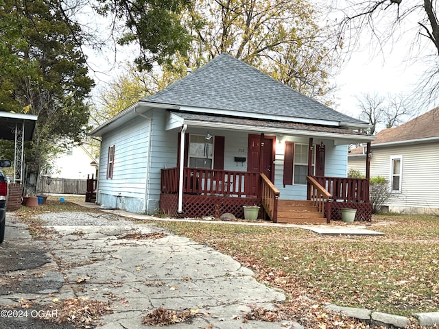 bungalow featuring covered porch