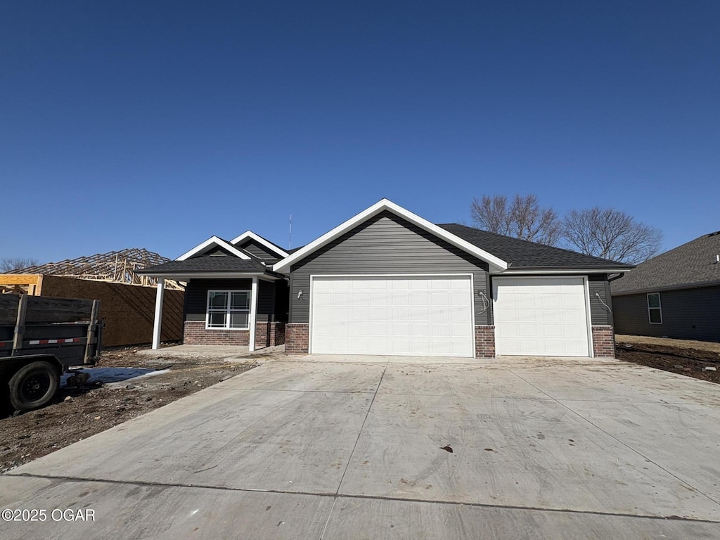 view of front of house featuring a garage