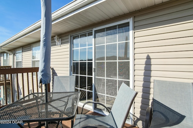 balcony featuring outdoor dining area