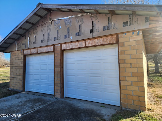 118 S Oak St, Mulberry, KS 66756 - view of garage