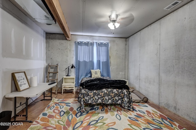 living area with ceiling fan