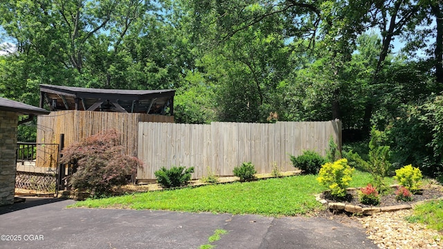 2007 E 47th St, Joplin, MO 64804 - view of yard