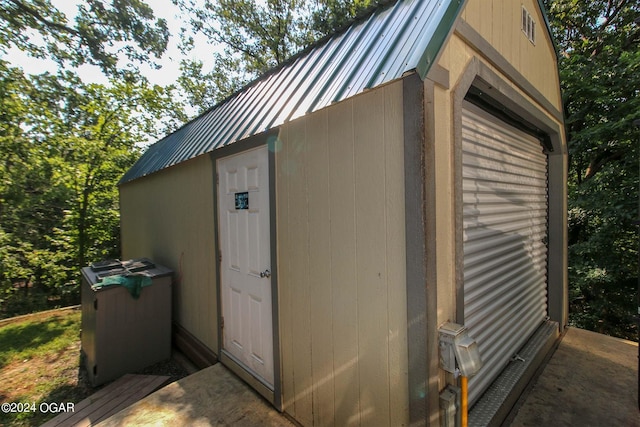 view of outbuilding