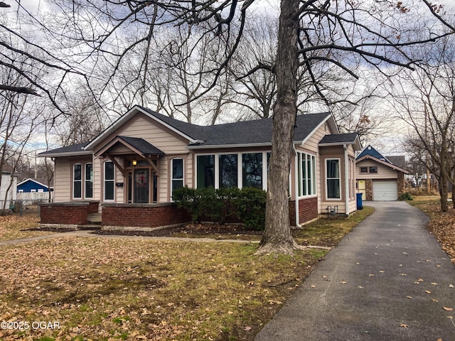 view of front of home featuring a garage