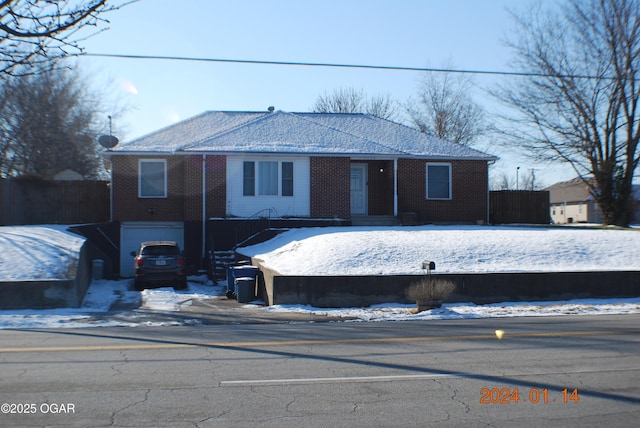 view of front facade featuring a garage