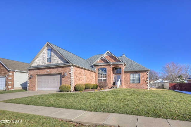 view of front of property with a front yard