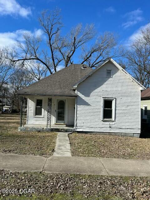 view of front facade with a porch