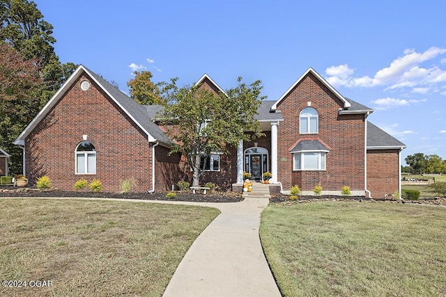 front of property featuring a front yard