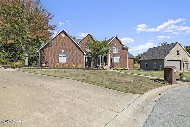 view of front of home featuring a front lawn