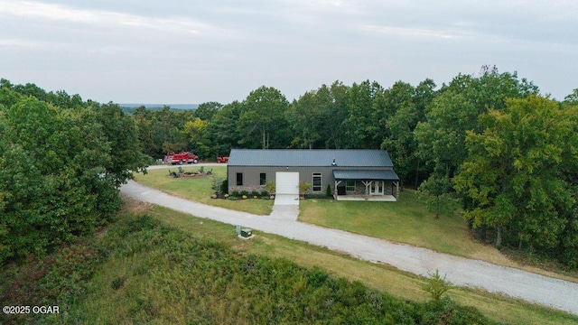 view of front of property with a front yard