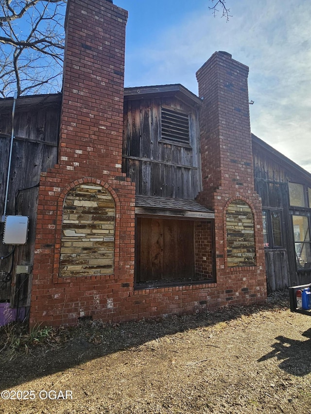 view of home's exterior