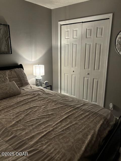 bedroom with a closet