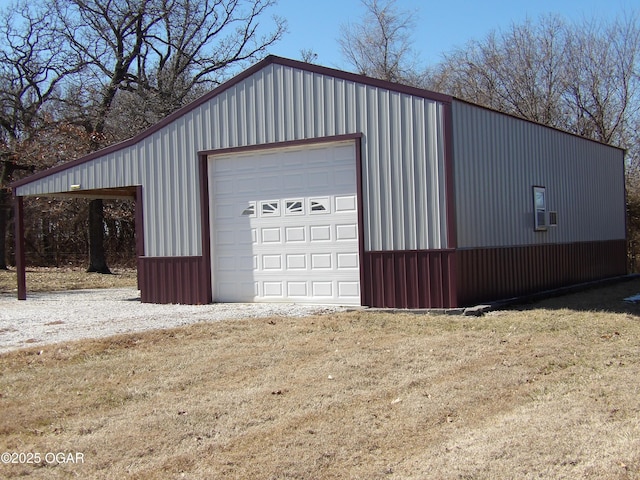 view of detached garage