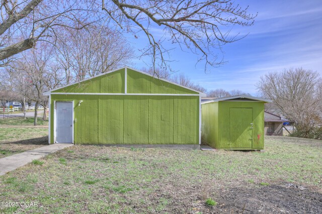 117 E Russell St, Goodman, MO 64843 - view of outbuilding featuring an outbuilding
