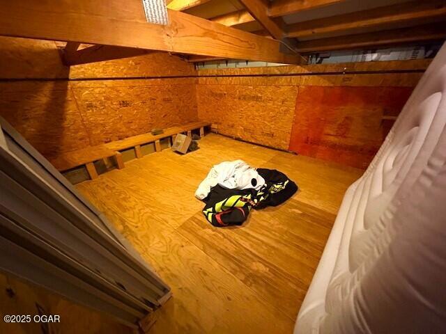 interior details with wooden walls