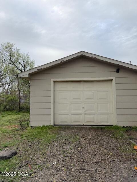 201 N Georgia St, Pittsburg, KS 66762 - view of garage