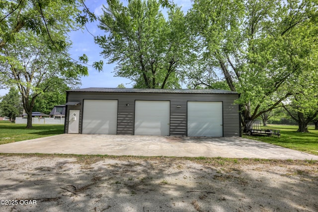 606 Meadowmere Dr, Webb City, MO 64870 - view of detached garage