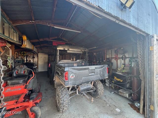 241 SE 40th Rd, Lamar, MO 64759 - view of garage