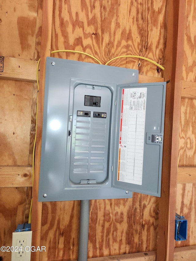 305 E Maple St, Liberal, MO 64762 - utilities with electric panel
