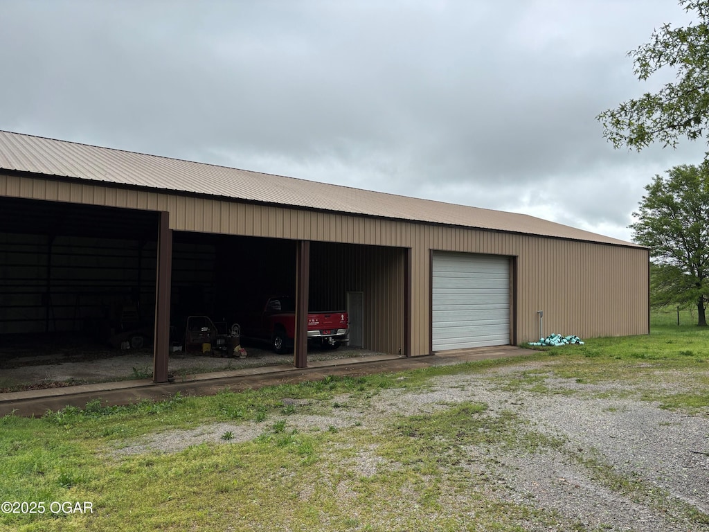 1208 S Blackcat Rd, Joplin, MO 64801 - view of outbuilding featuring an outdoor structure
