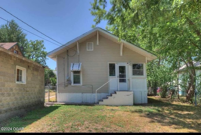 1715 S Kentucky Ave, Joplin, MO 64804 - back of house featuring entry steps