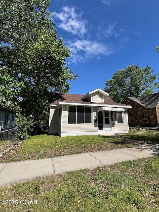 1715 S Kentucky Ave, Joplin, MO 64804 - view of bungalow-style home