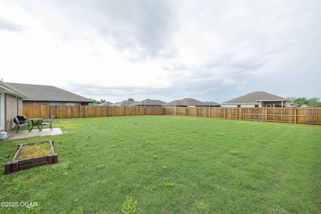 2006 Eagle Dr, Neosho, MO 64850 - view of yard featuring a patio