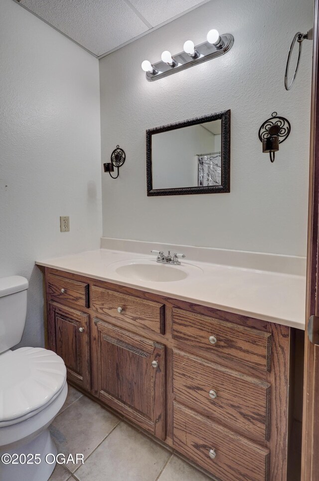 4537 Dolphin Dr, Joplin, MO 64804 - full bath featuring toilet, tile patterned flooring, and vanity