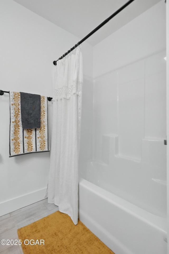 1318 Foundry Dr, Carthage, MO 64836 - bathroom featuring shower / bath combo