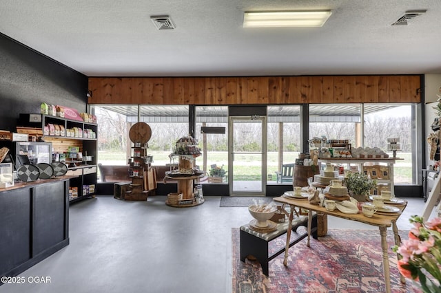 8637 Oxbow Ln, Neosho, MO 64850