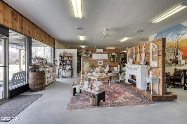 8637 Oxbow Ln, Neosho, MO 64850