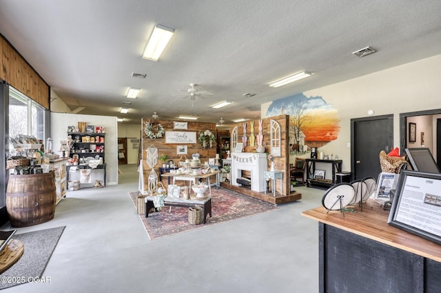 8637 Oxbow Ln, Neosho, MO 64850