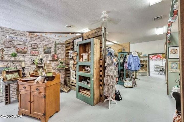 8637 Oxbow Ln, Neosho, MO 64850