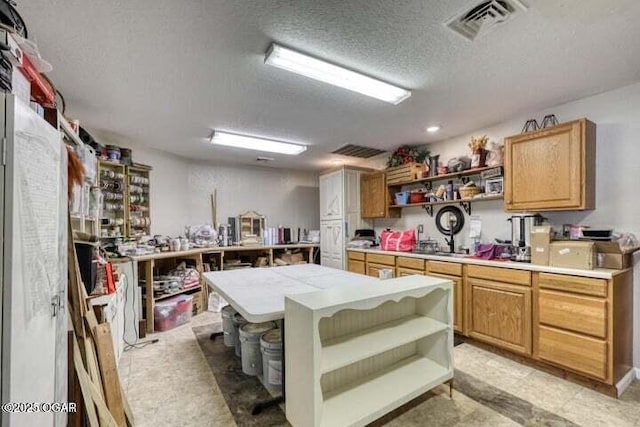 8637 Oxbow Ln, Neosho, MO 64850